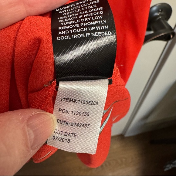 Torrid Lexi Red Floral High Low Georgette Tunic Size 6X Roll Tab Sleeves - Picture 7 of 15